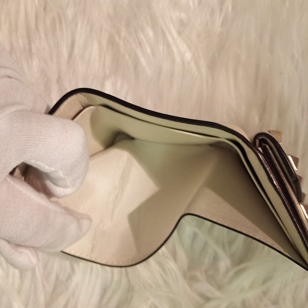 VGUC Valentino Garavani Rockstud Compact Wallet (w/ Auth, Care & RFID Cards) - Picture 10 of 12